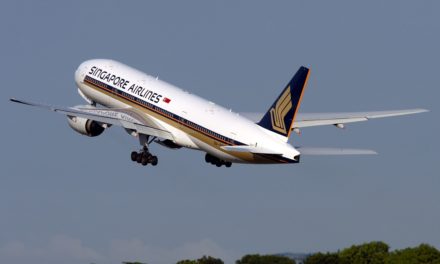 Air New Zealand leases a Singapore Airlines 777-200ER to cover Dreamliners